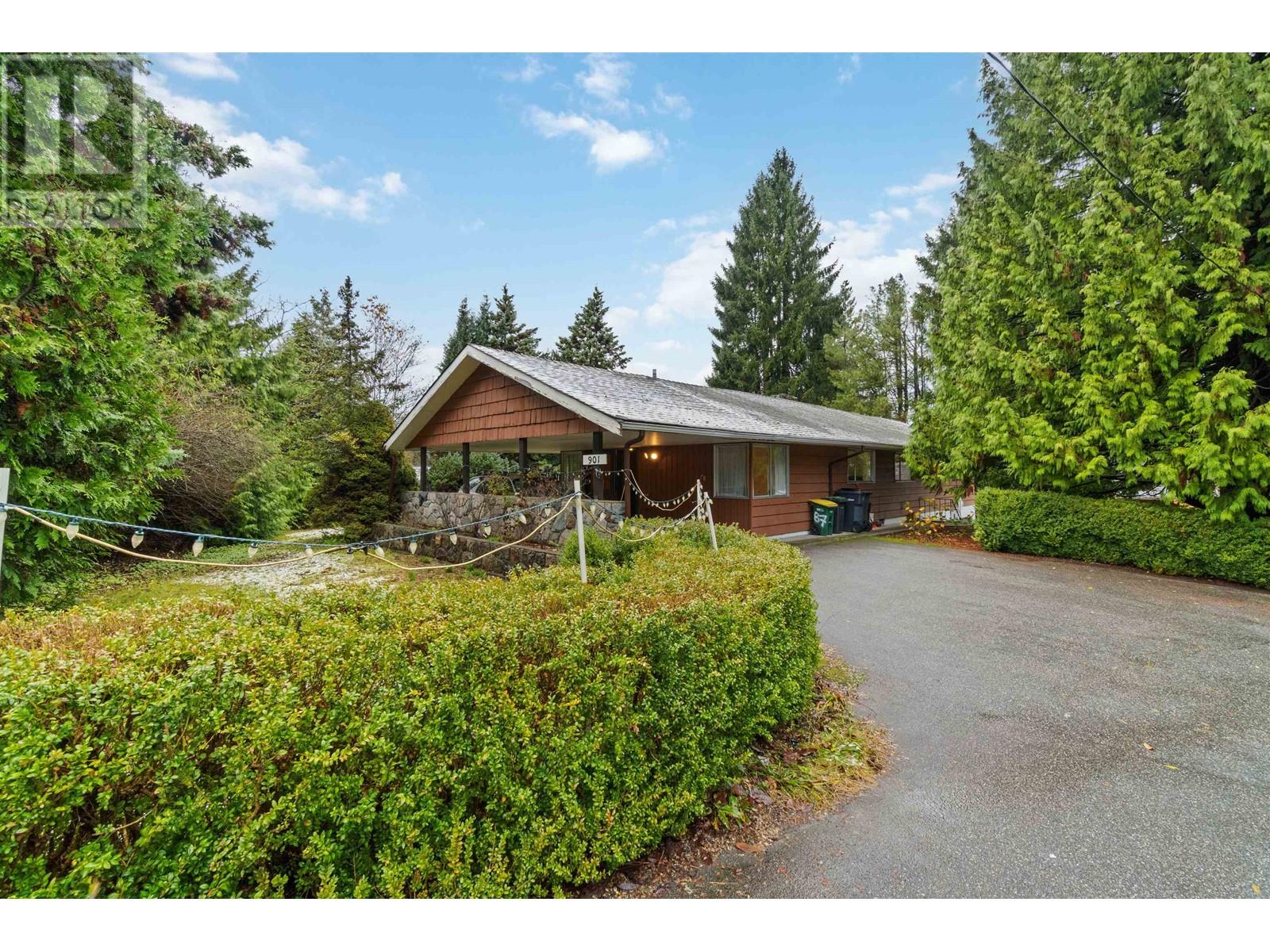 901 COMO LAKE AVENUE Property Photo 1