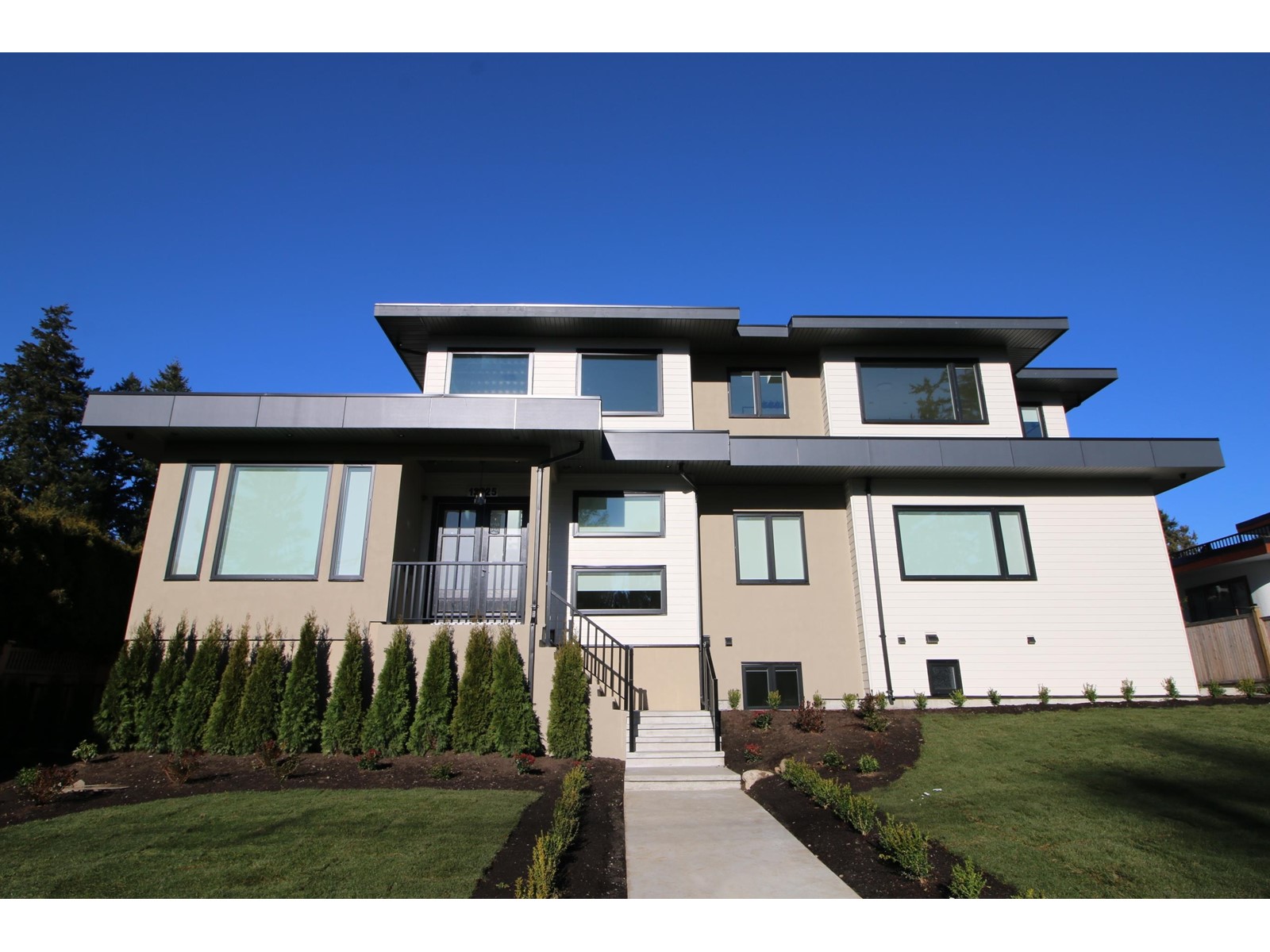 13525 16th Avenue Property Photo 1