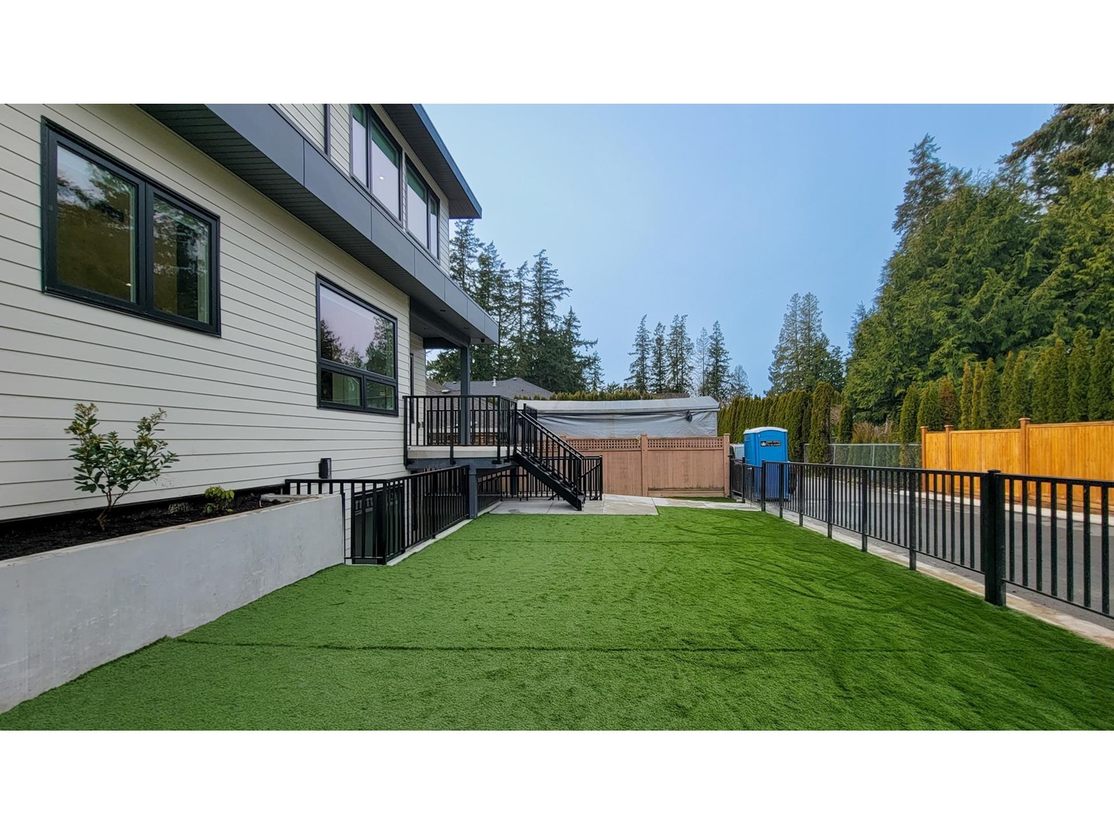 13525 16th Avenue Property Photo 4