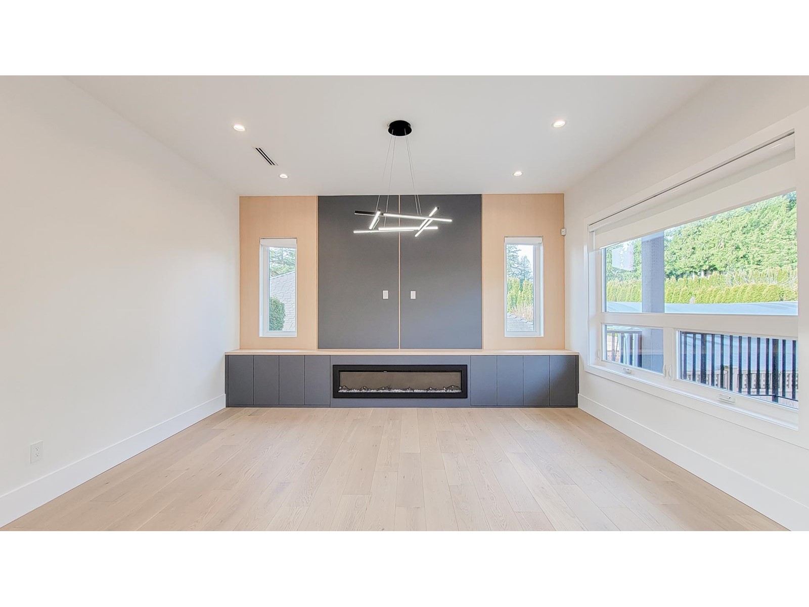 13525 16th Avenue Property Photo 15