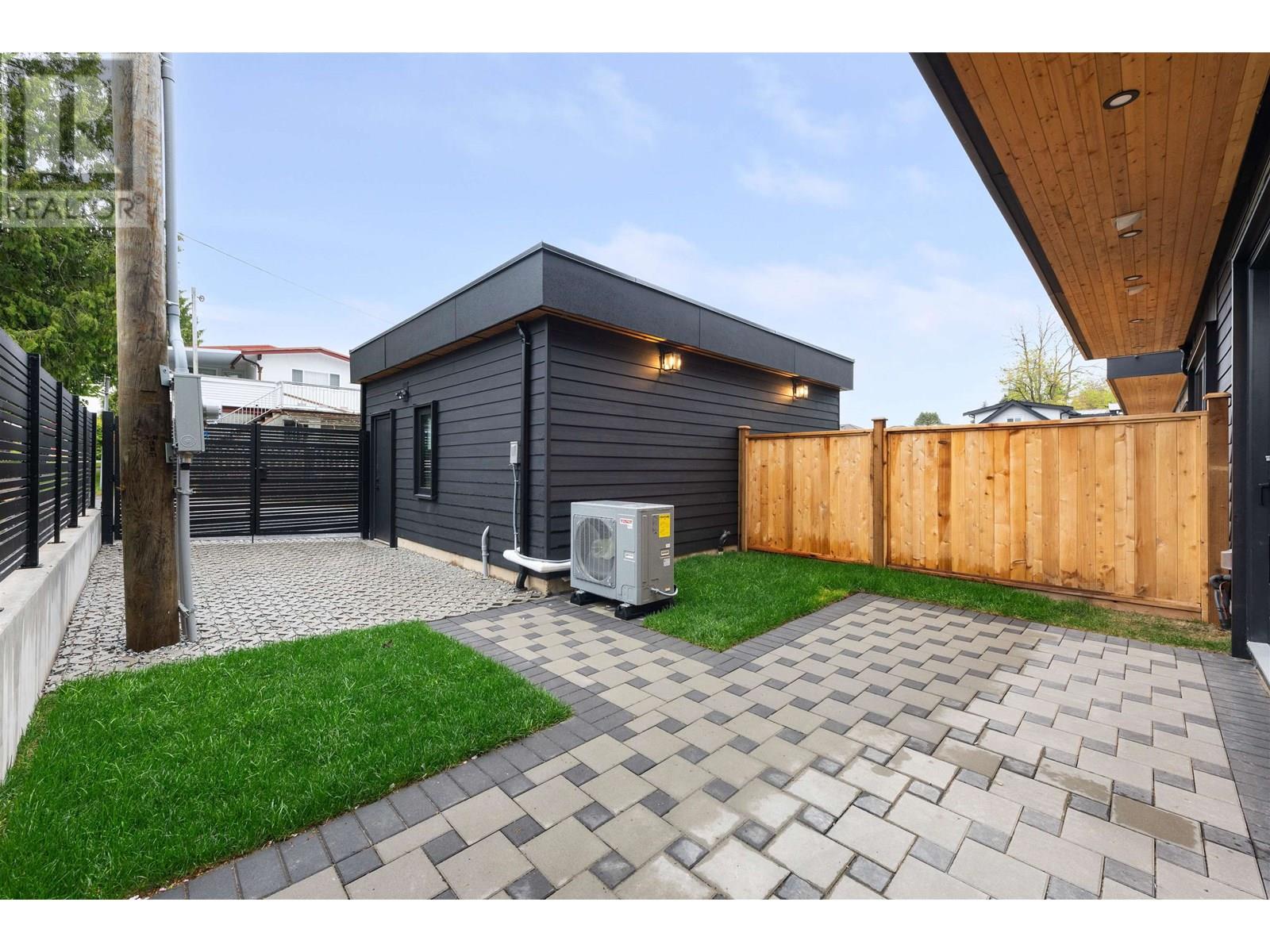 1 4895 Moss Street Property Photo 36