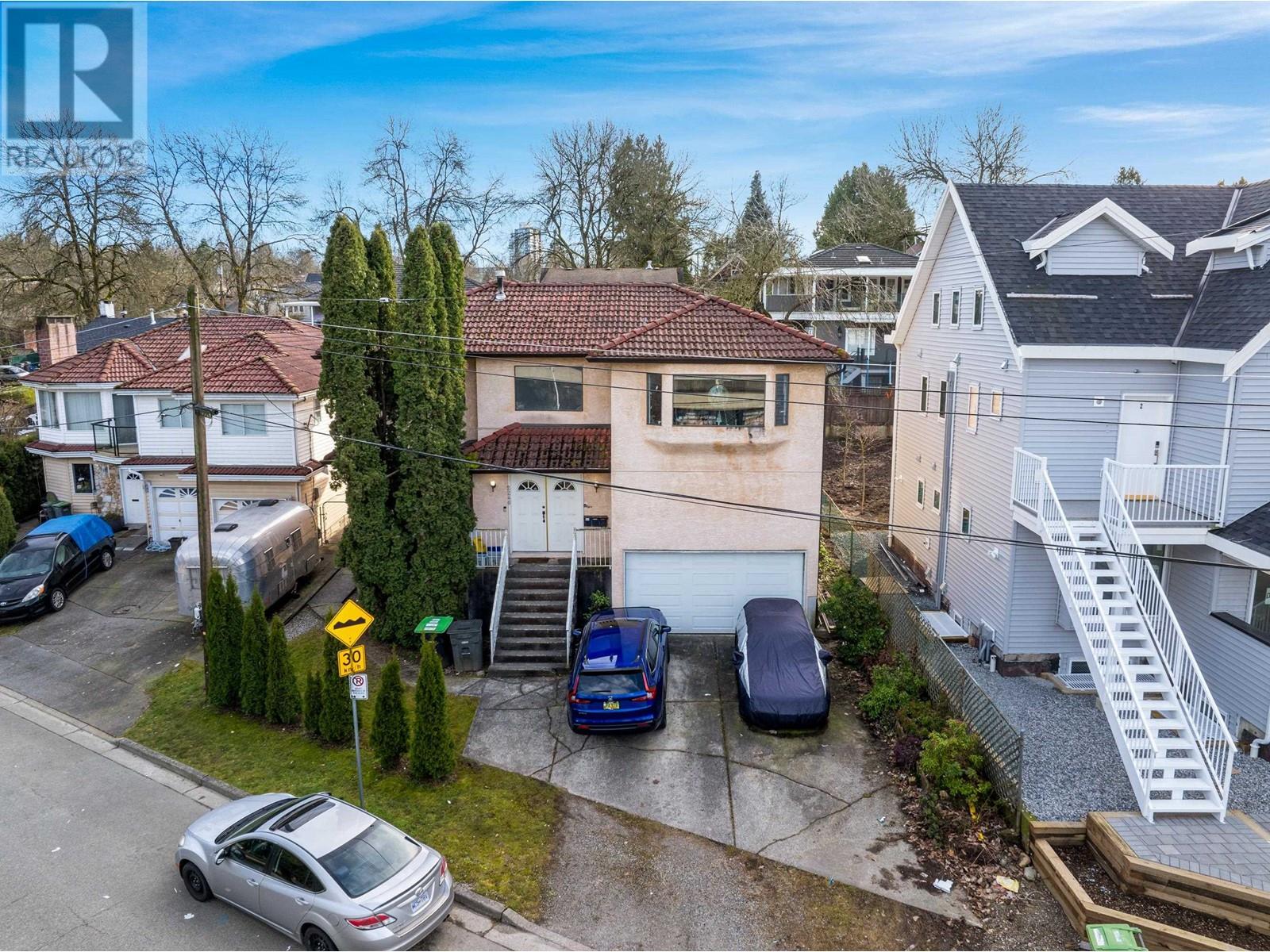 2246 VANNESS AVENUE Property Photo 1