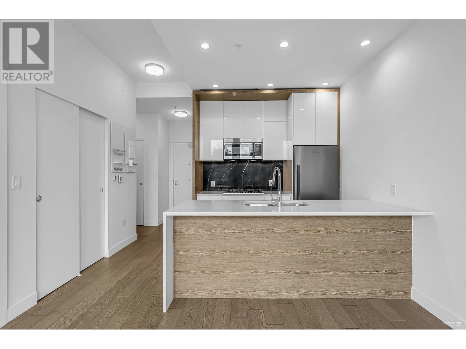 304 6733 Cambie Street Property Photo 7