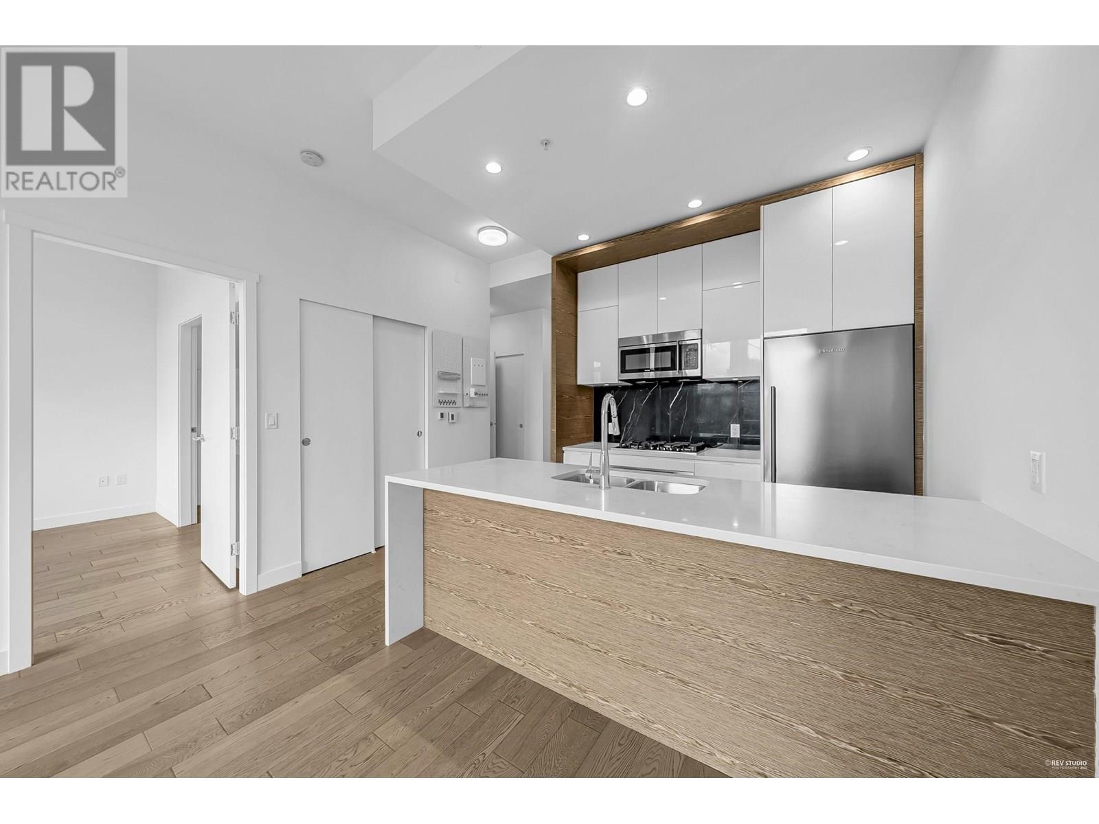 304 6733 Cambie Street Property Photo 8
