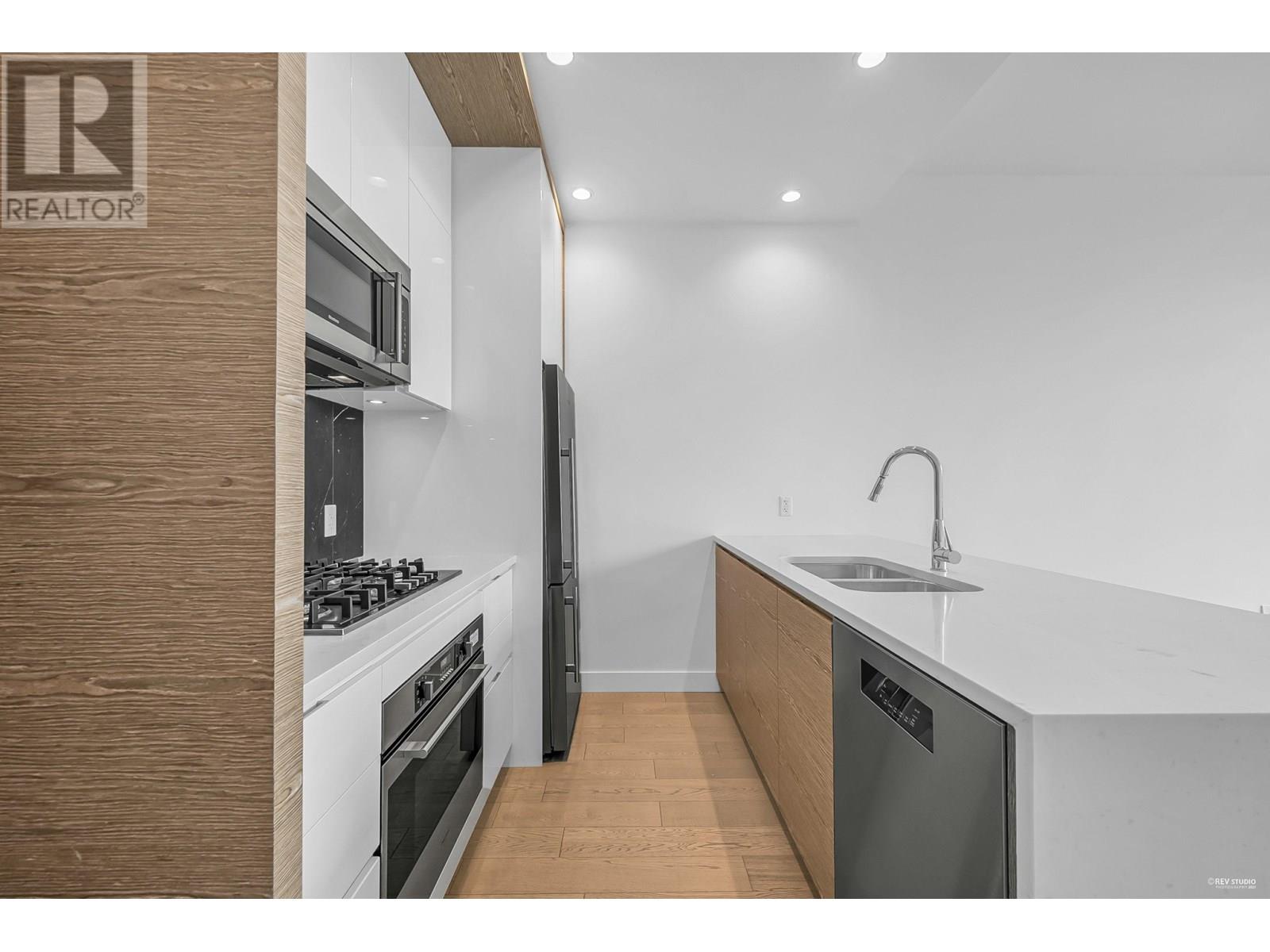 304 6733 Cambie Street Property Photo 9