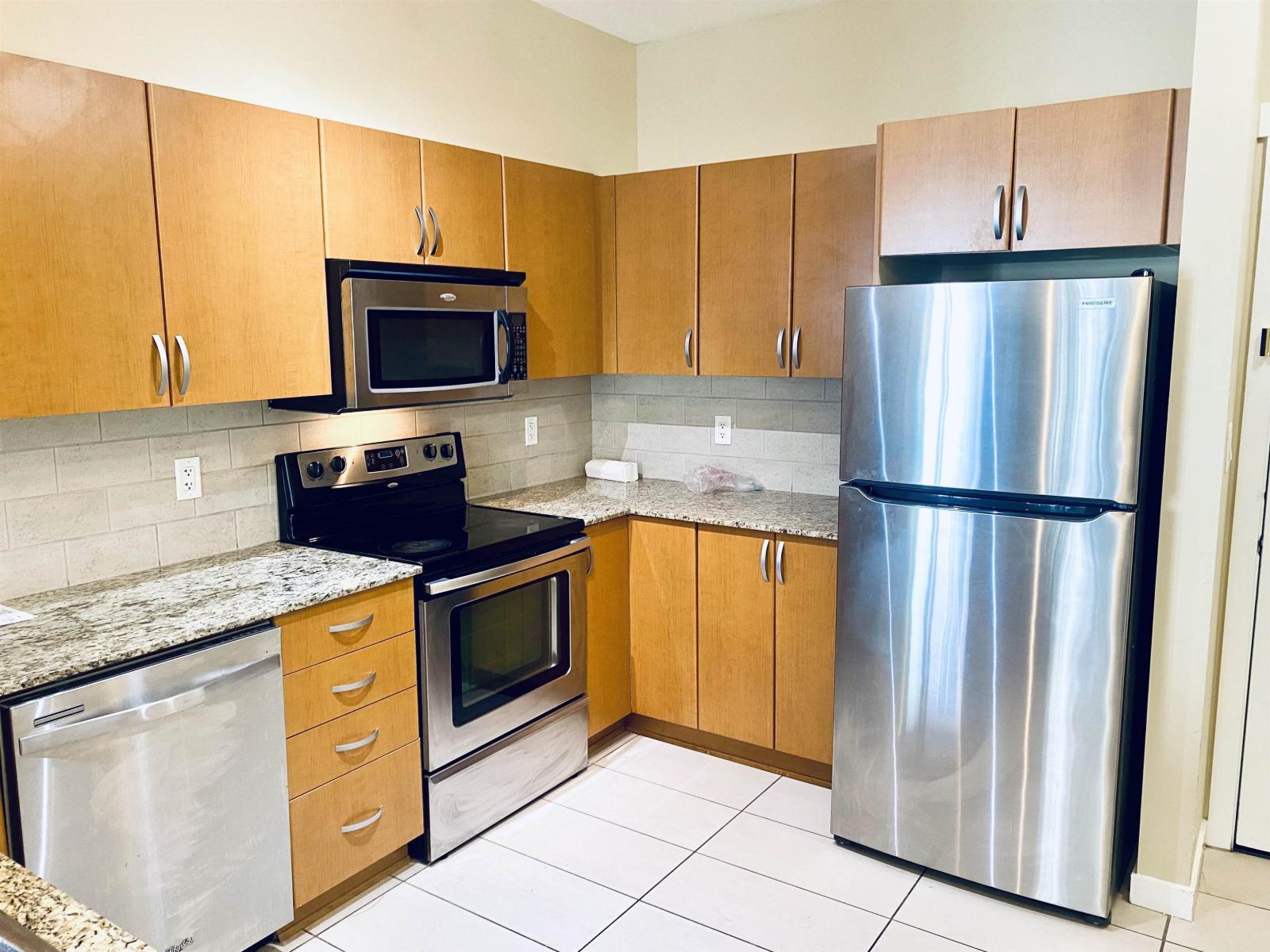 417 13733 107a Avenue Property Photo 7