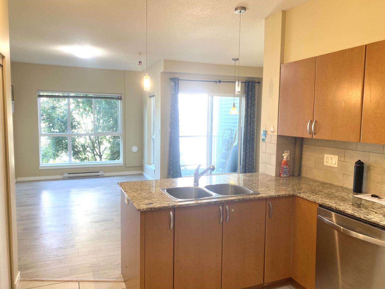 417 13733 107a Avenue Property Photo 9