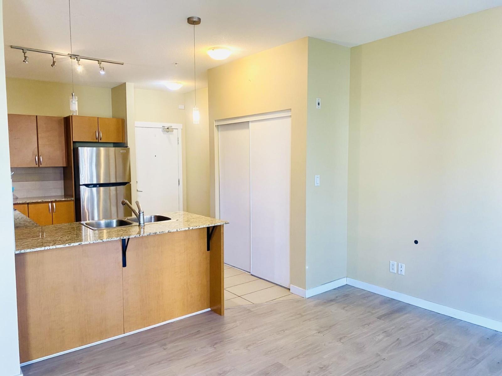 417 13733 107a Avenue Property Photo 12