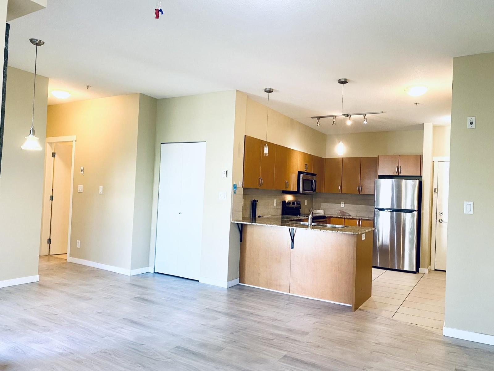 417 13733 107a Avenue Property Photo 13