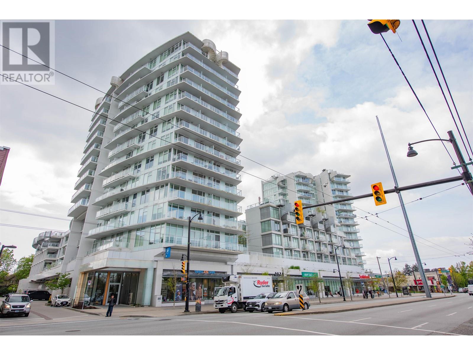 1703 2220 KINGSWAY Property Photo 1