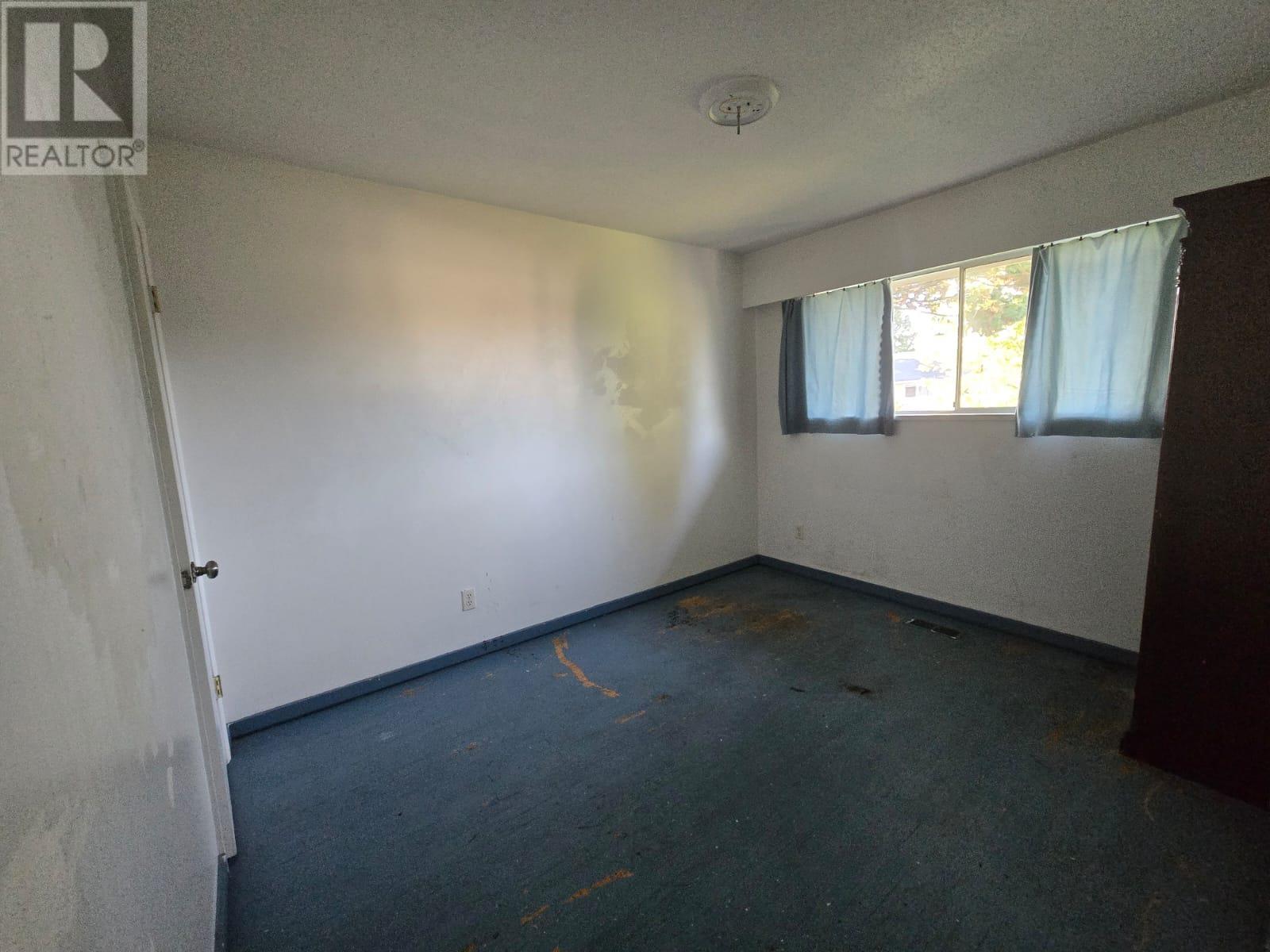 9831 Glenthorne Drive Property Photo 5