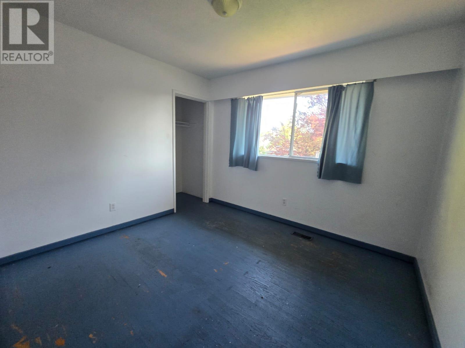 9831 Glenthorne Drive Property Photo 7