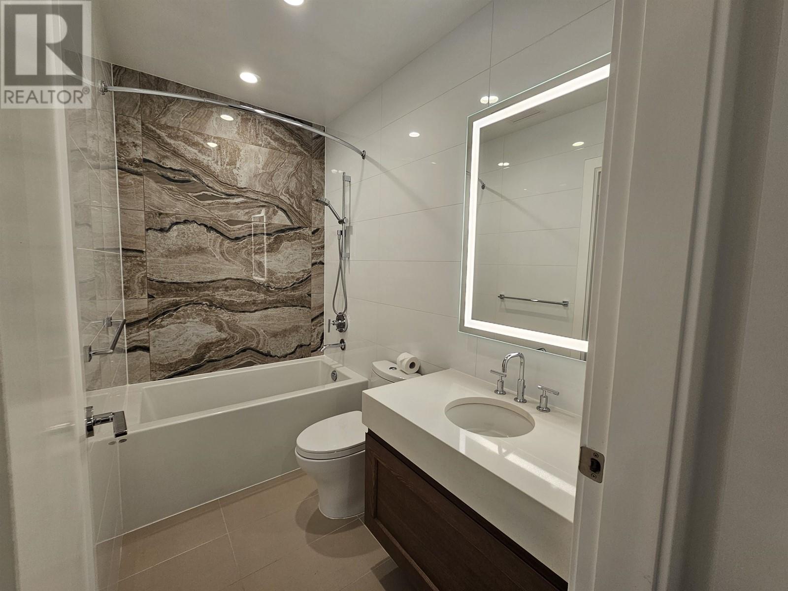303 5681 Birney Avenue Property Photo 6