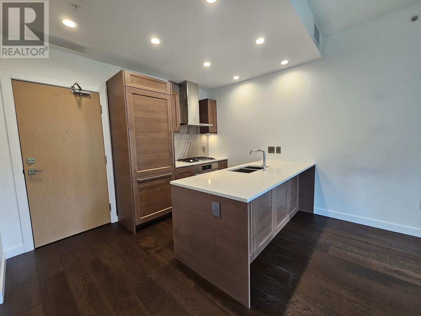 303 5681 Birney Avenue Property Photo 9