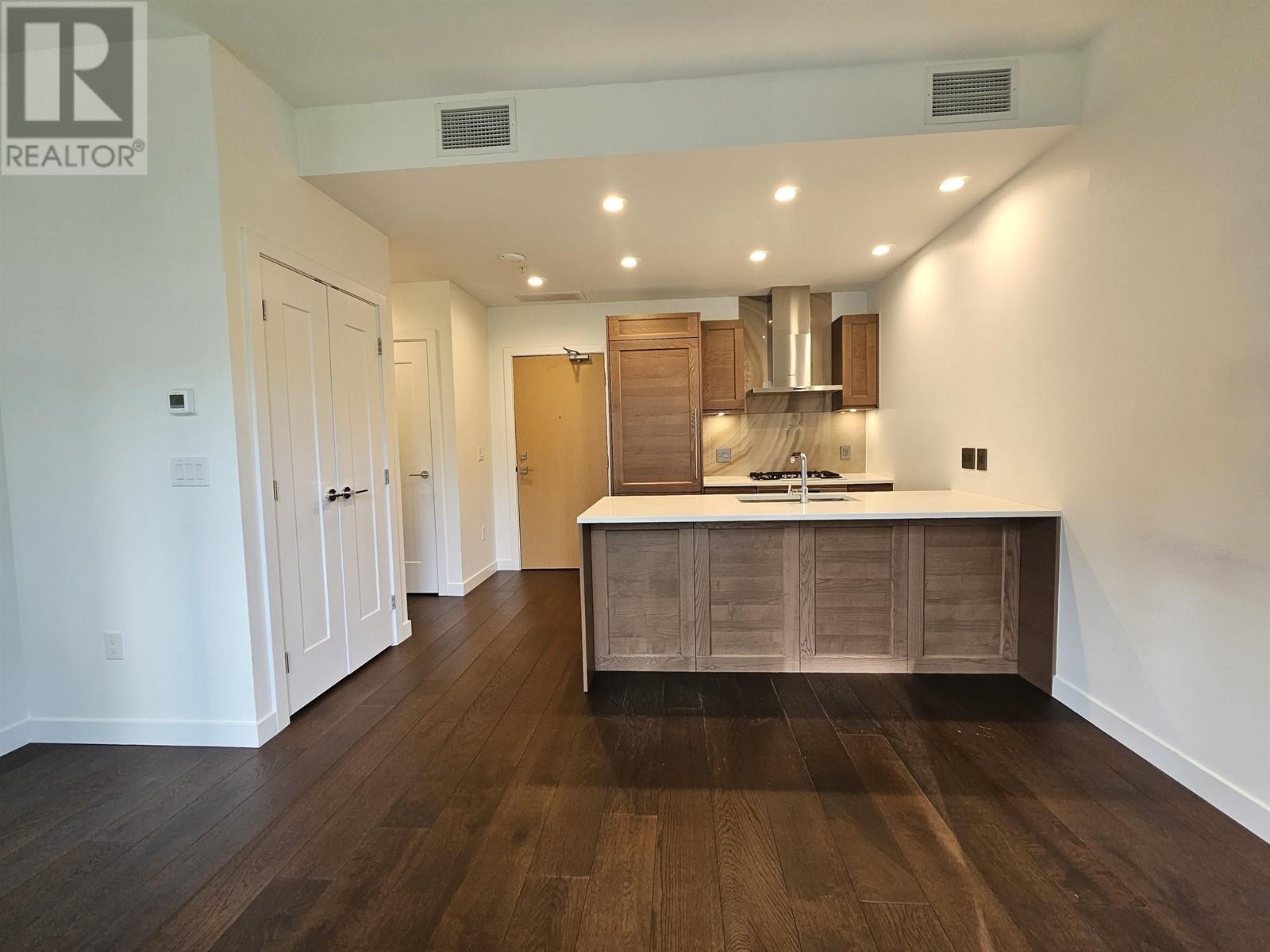 303 5681 Birney Avenue Property Photo 15