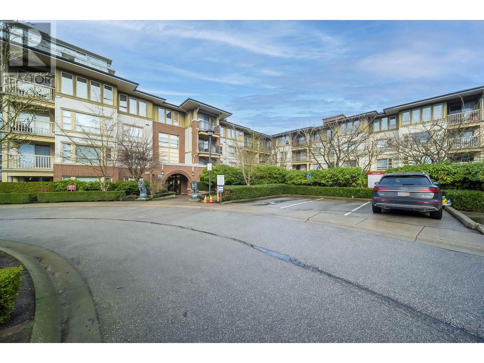 5403 5111 GARDEN CITY ROAD Property Photo 1