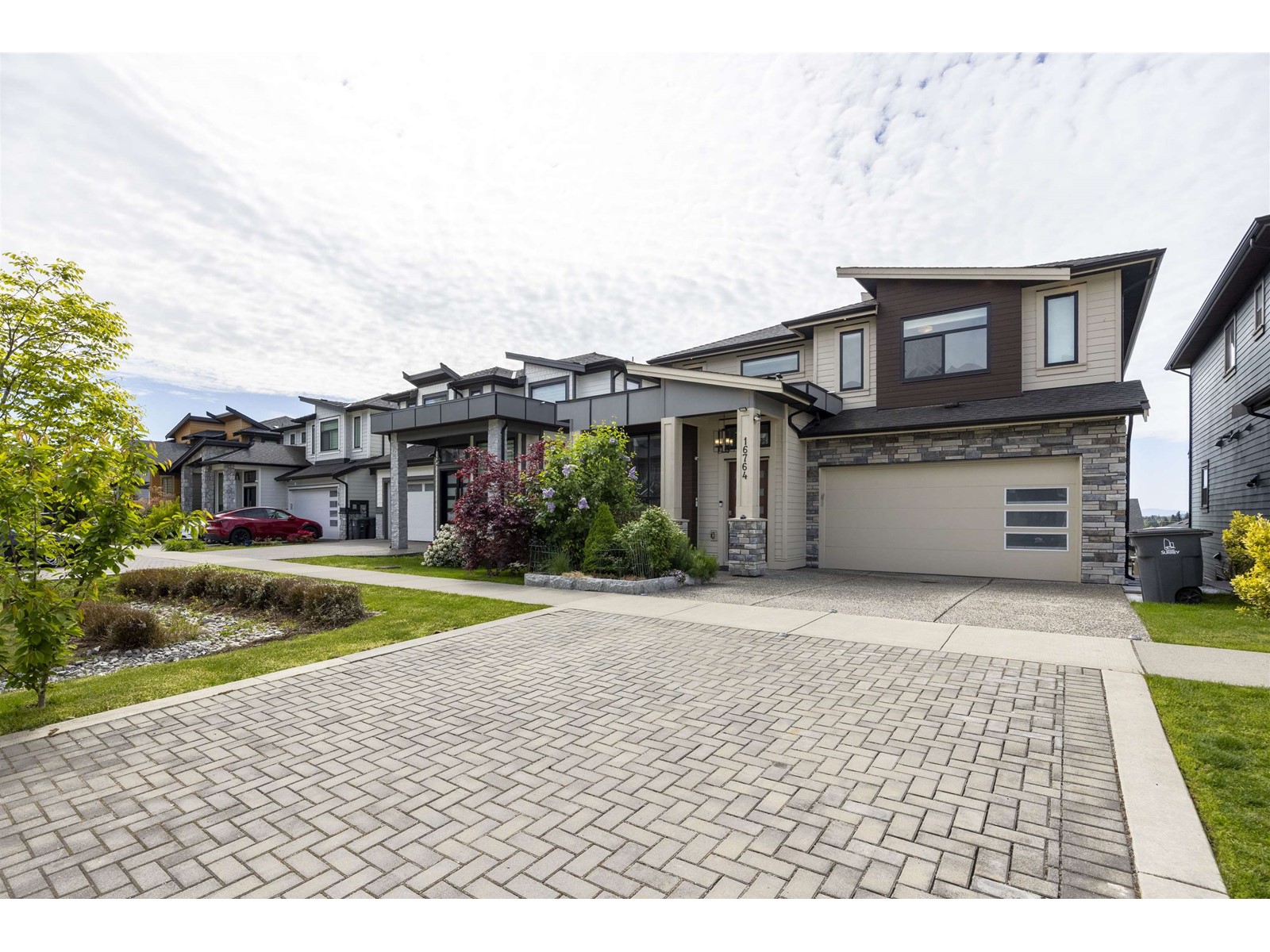 16764 16A AVENUE Property Photo 1