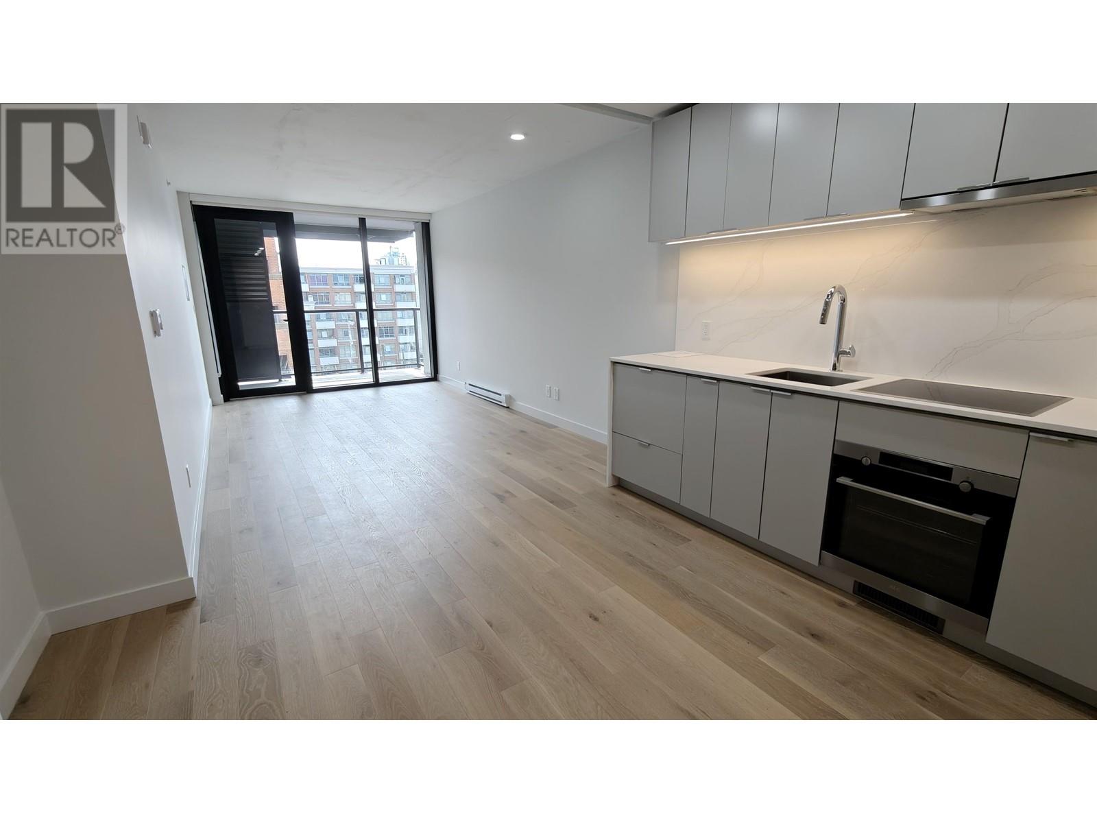 707 239 Keefer Street Property Photo 1