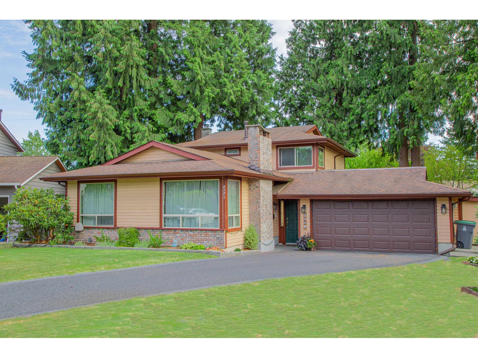 8971 145a Street Property Photo 1
