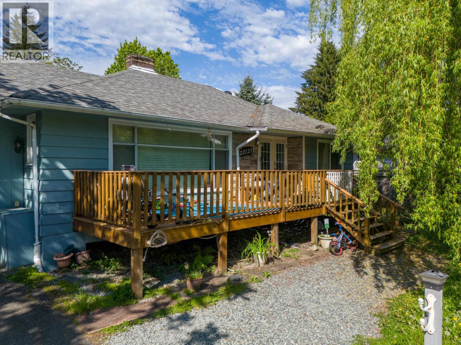 22127 Cliff Avenue Property Photo 11