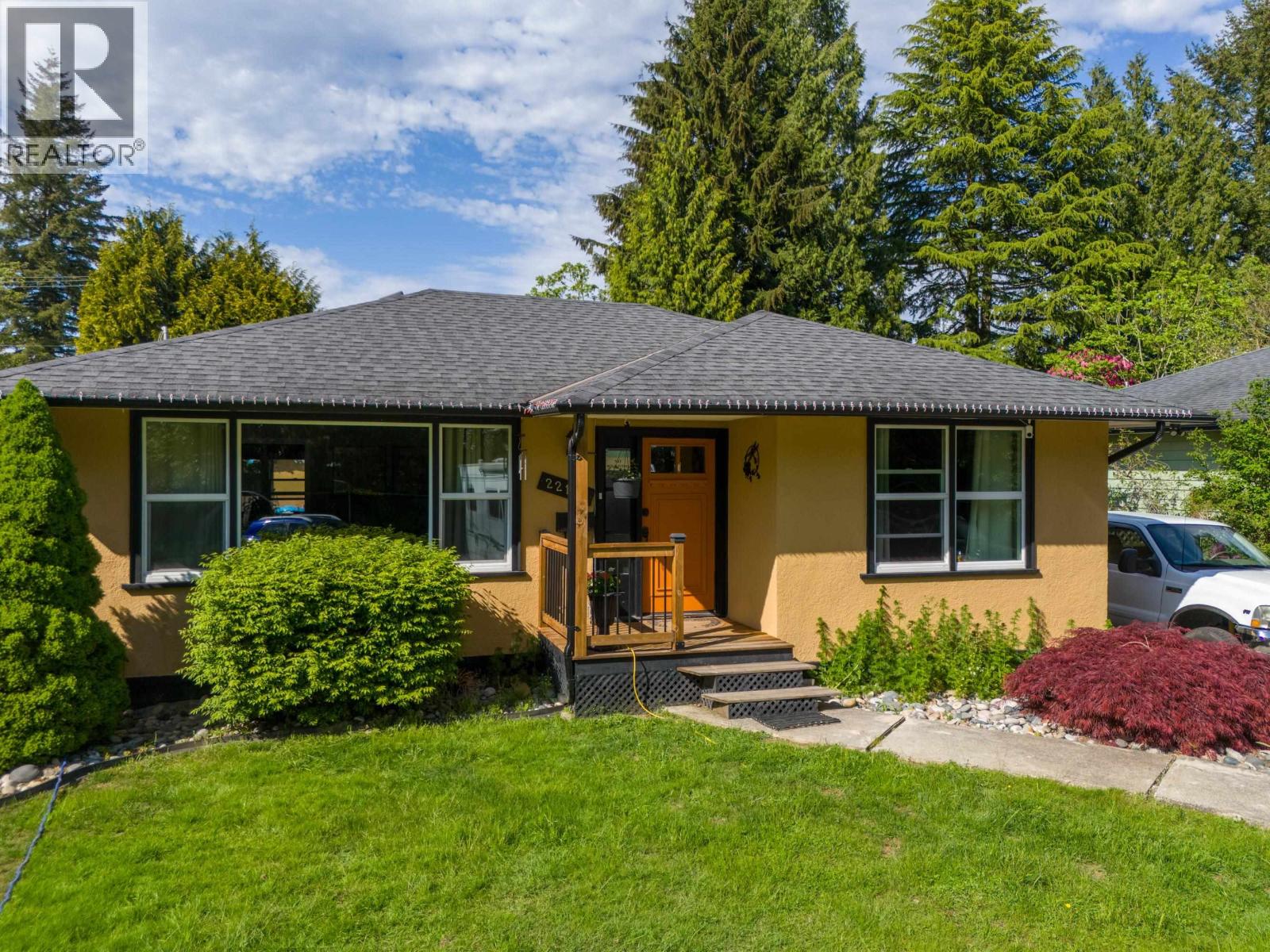 22147 Cliff Avenue Property Photo 9