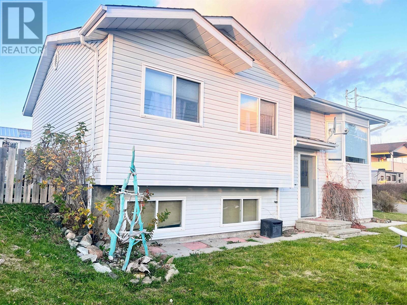 487 3rd Avenue Property Photo 1