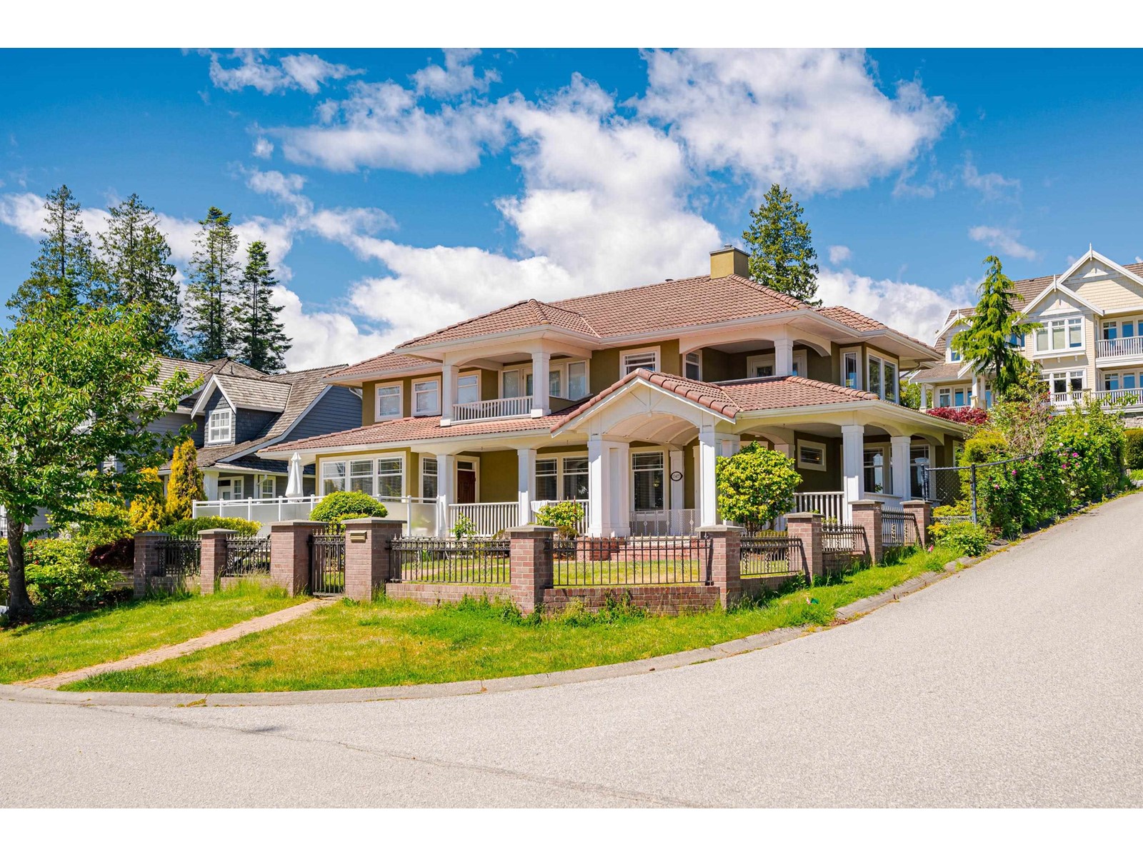 13477 13A AVENUE Property Photo 1