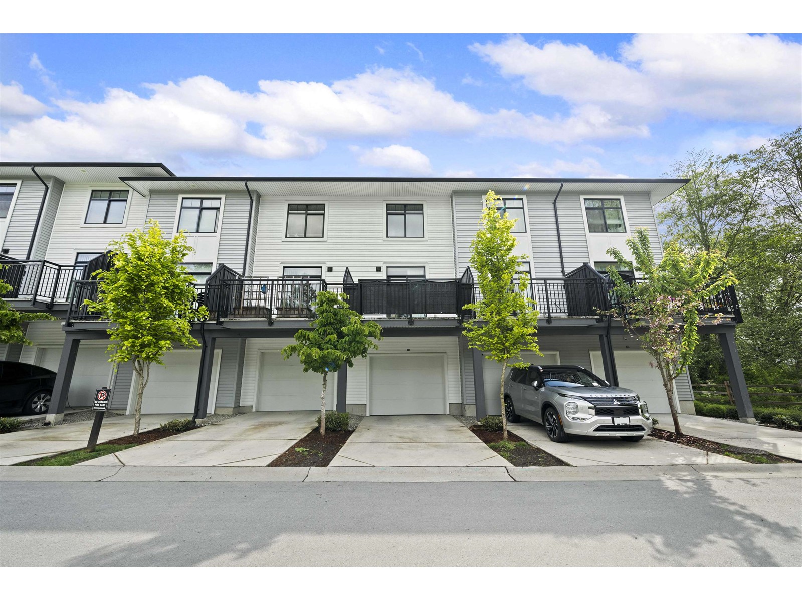 150 15235 Sitka Drive Property Photo 1
