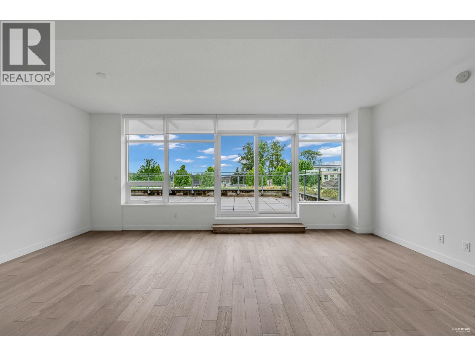 303 5077 Cambie Street Property Photo 7
