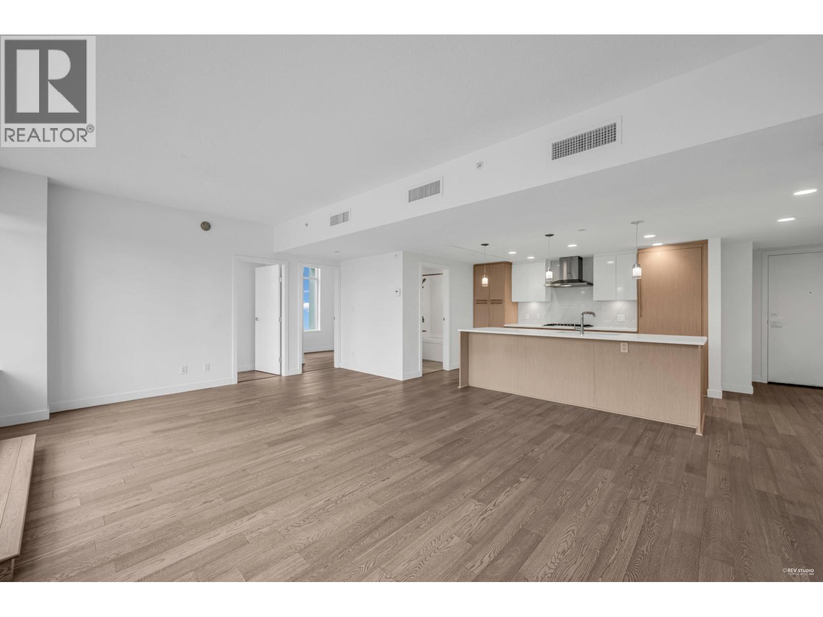 303 5077 Cambie Street Property Photo 11