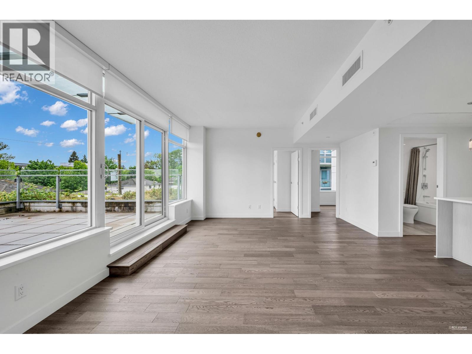 303 5077 Cambie Street Property Photo 16