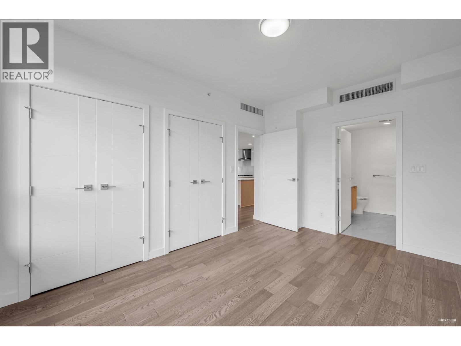 303 5077 Cambie Street Property Photo 17