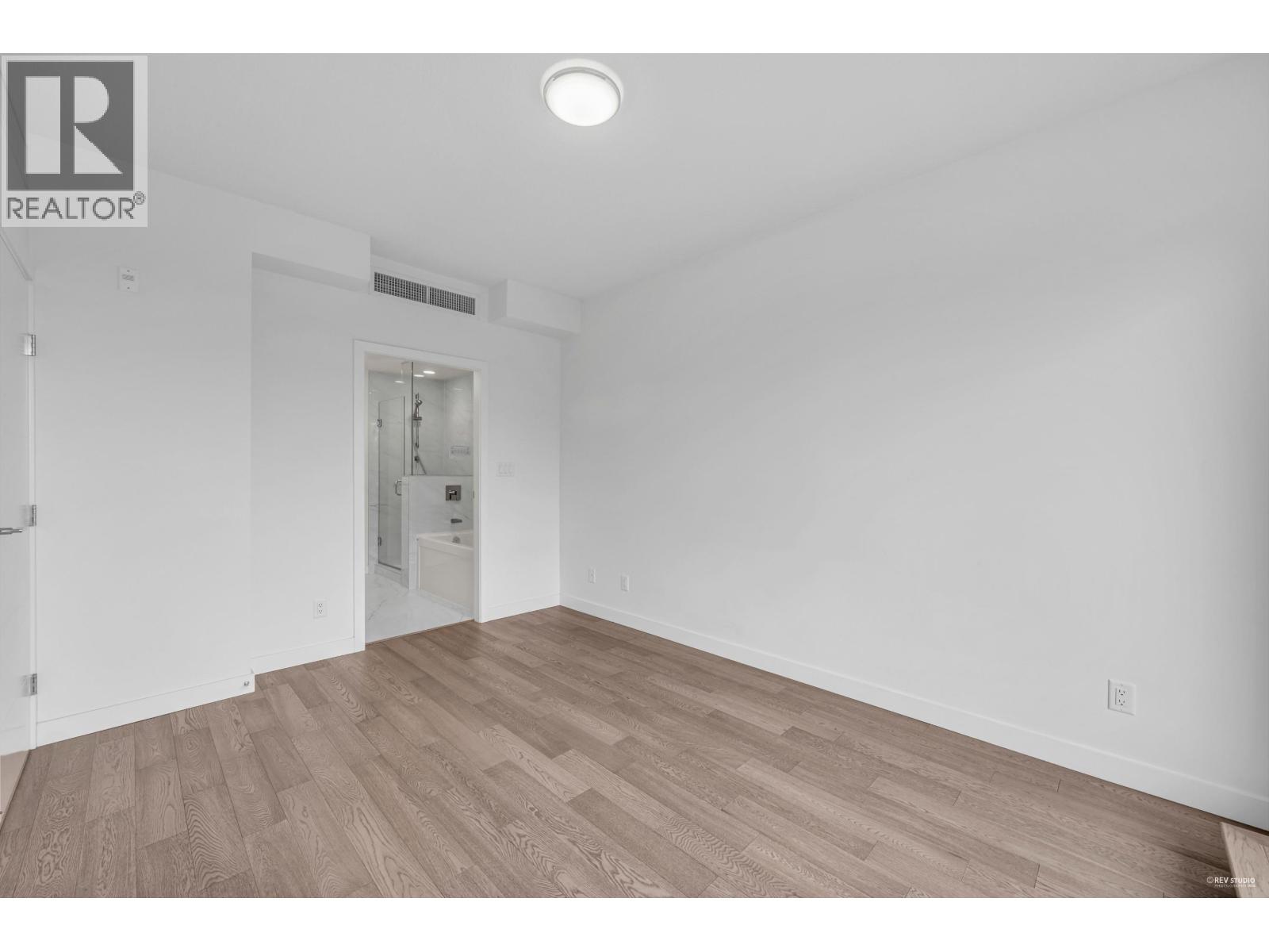 303 5077 Cambie Street Property Photo 19