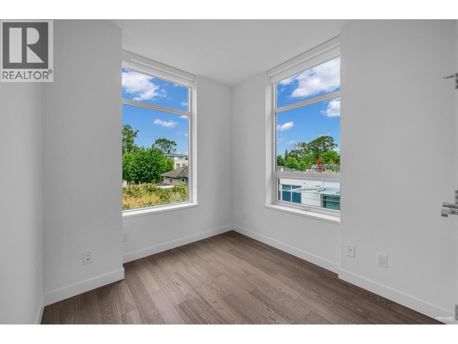 303 5077 Cambie Street Property Photo 23