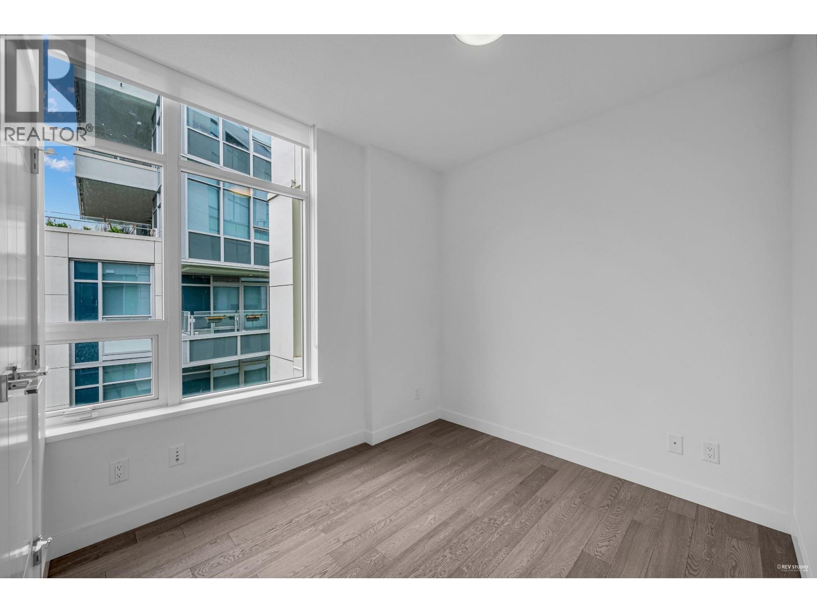 303 5077 Cambie Street Property Photo 24