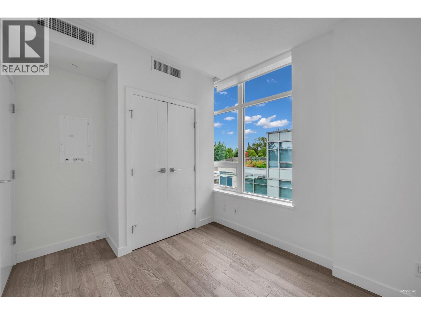 303 5077 Cambie Street Property Photo 25