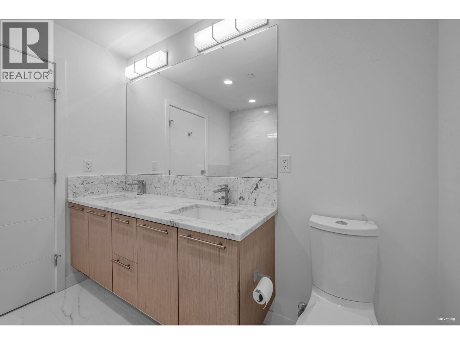303 5077 Cambie Street Property Photo 26