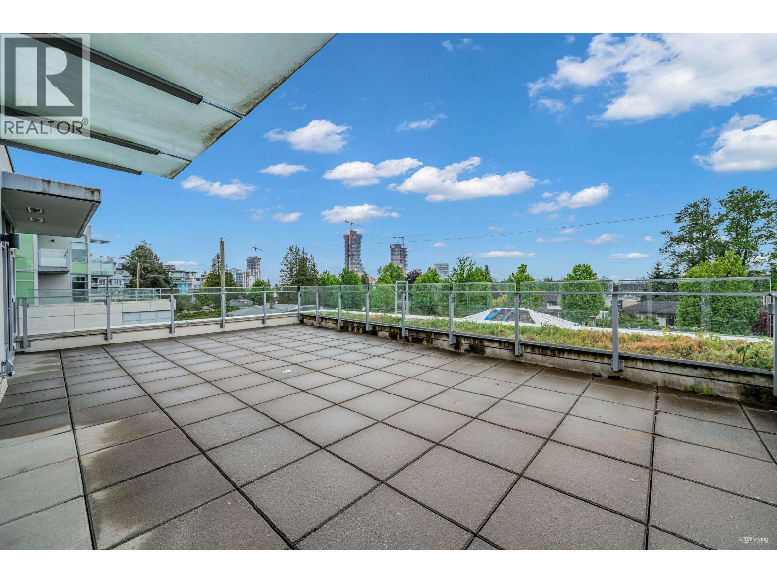 303 5077 Cambie Street Property Photo 33