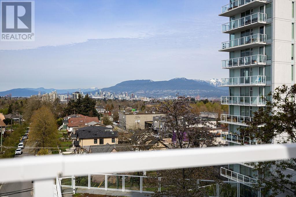 908 2221 E 30th Avenue Property Photo 1