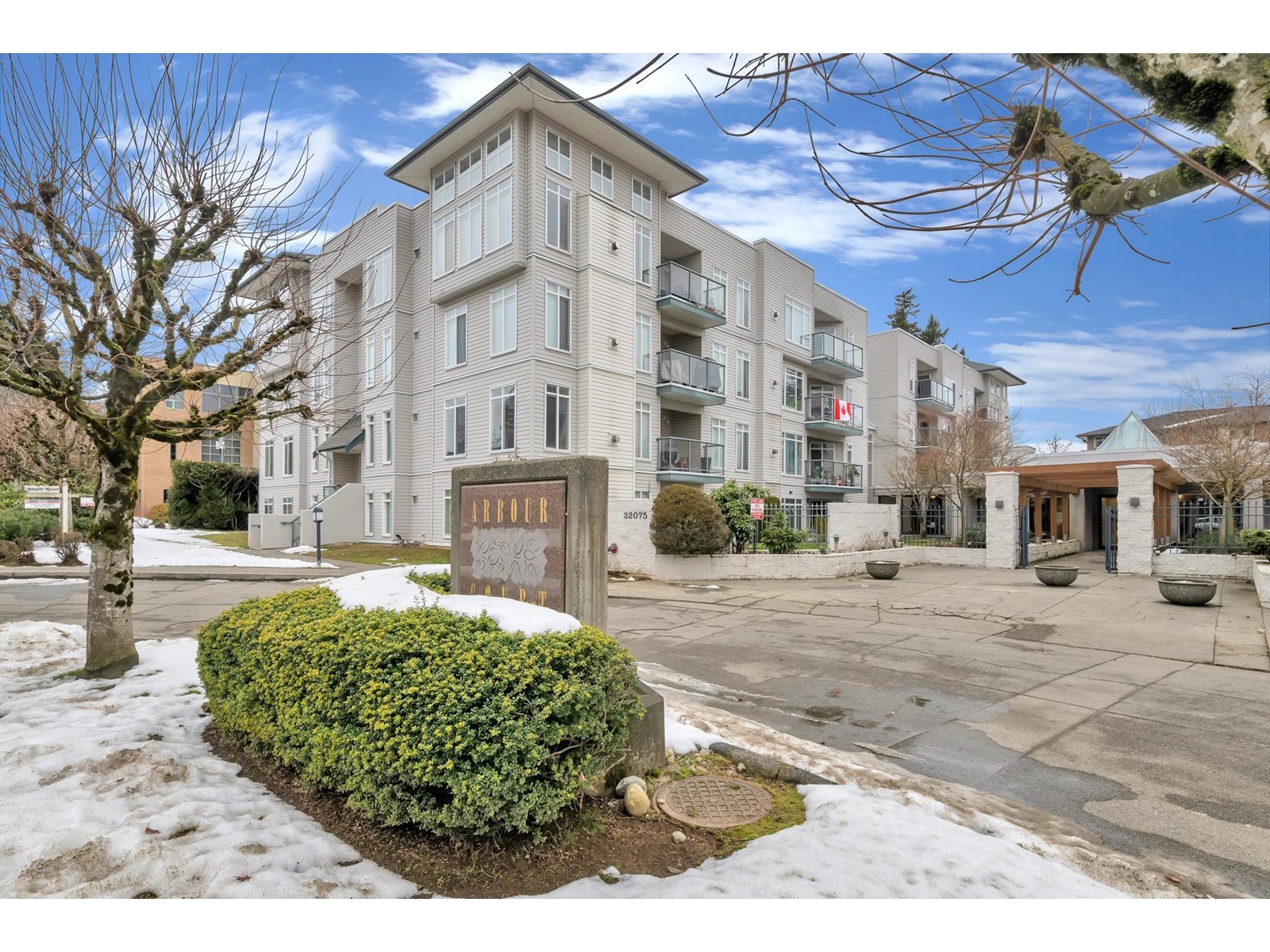 306 32075 GEORGE FERGUSON WAY Property Photo 1