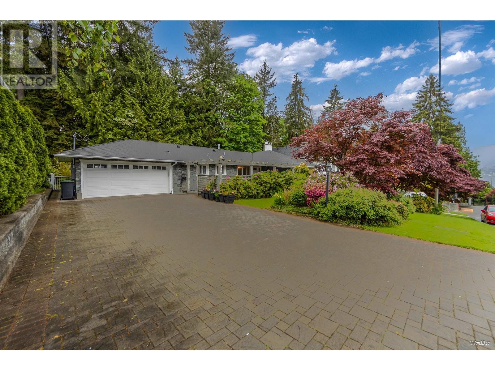 944 Poirier Street Property Photo 1