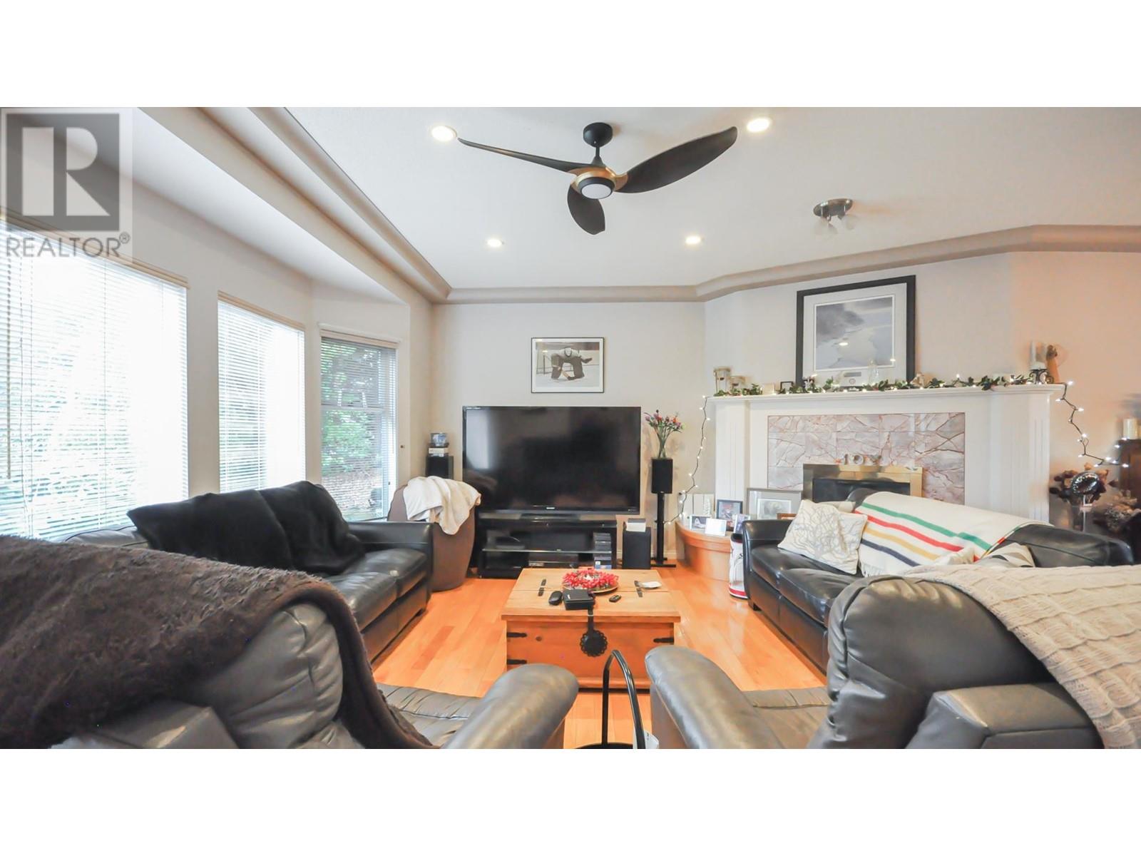 2215 Sorrento Drive Property Photo 1