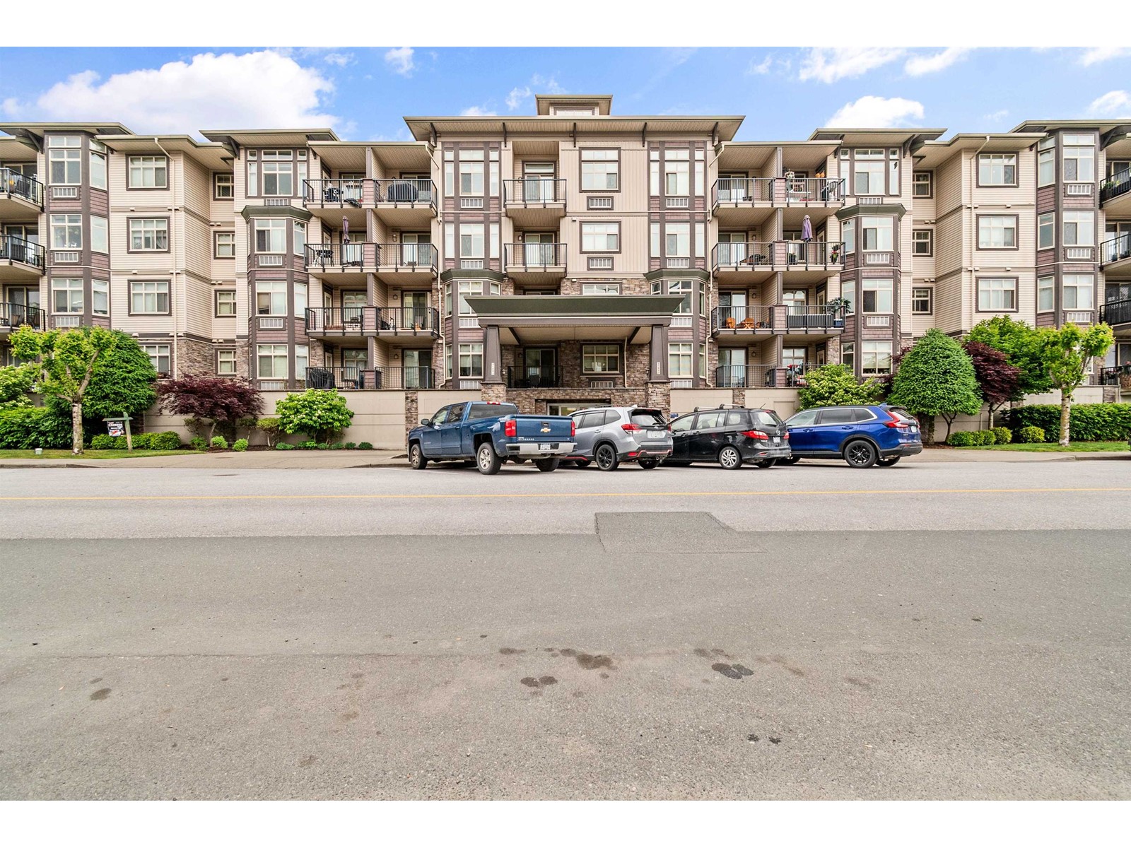 103 45893 Chesterfield Avenue, Chilliwack Downtown Property Photo
