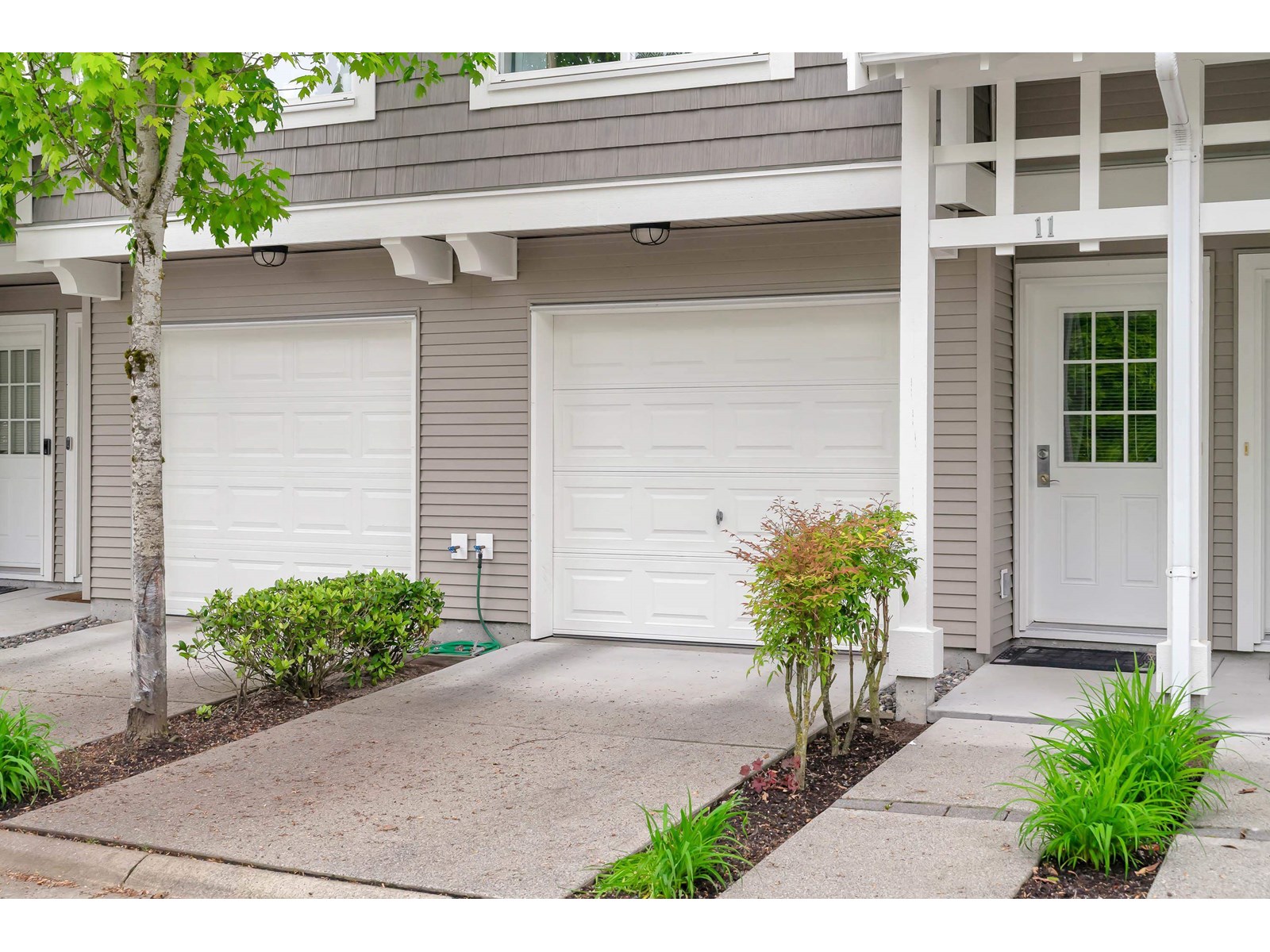 11 2729 158 STREET Property Photo 1
