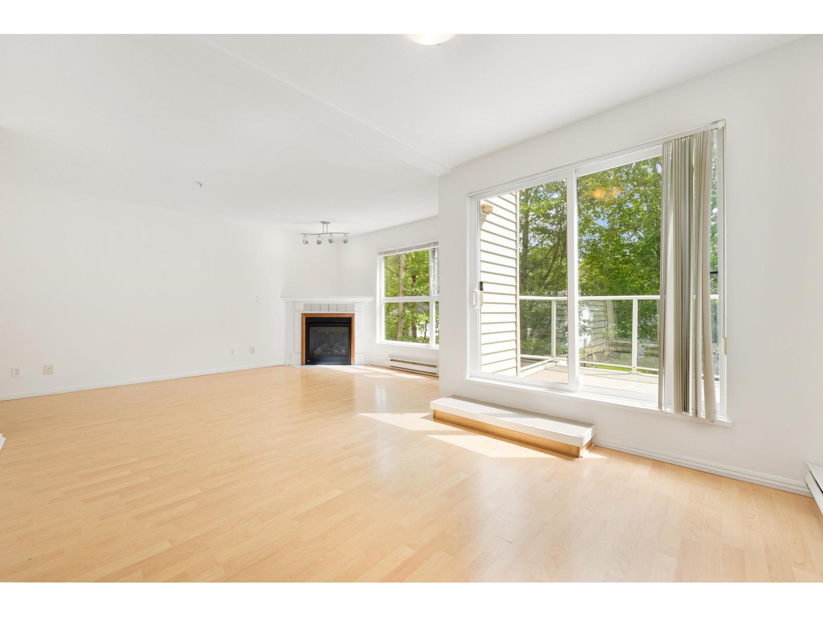 D303 9838 Whalley Boulevard Property Photo 7