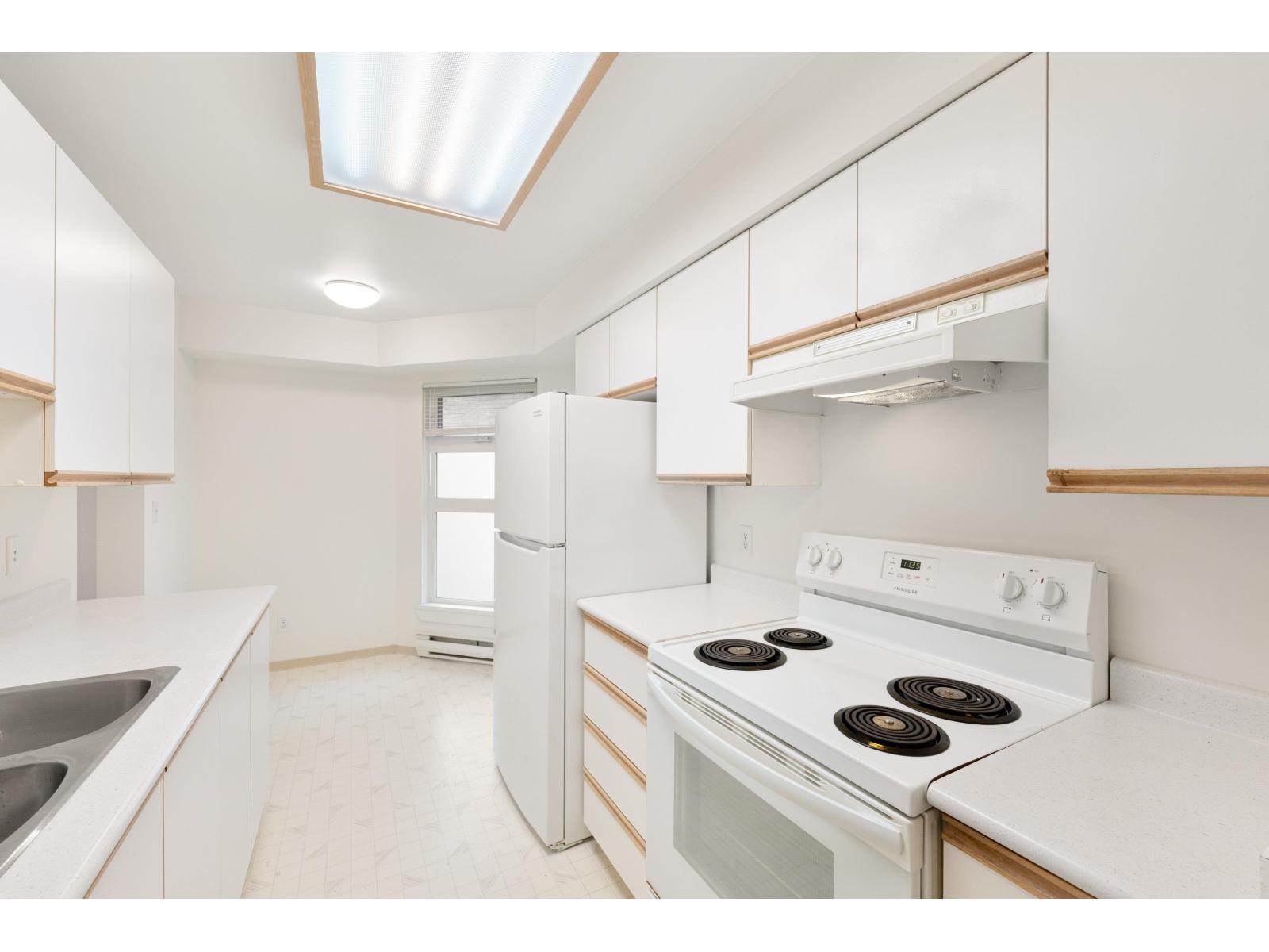 D303 9838 Whalley Boulevard Property Photo 10