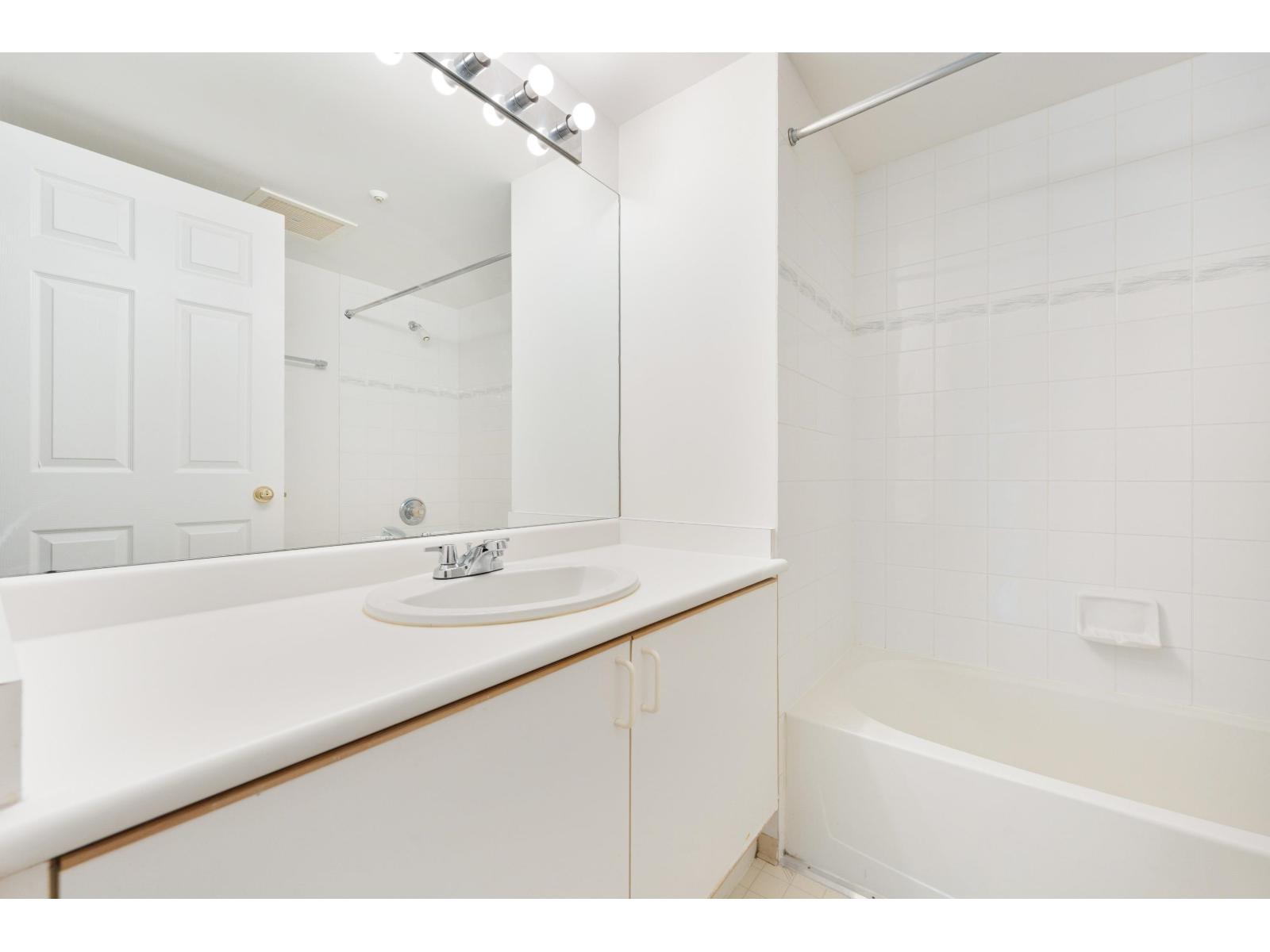 D303 9838 Whalley Boulevard Property Photo 15