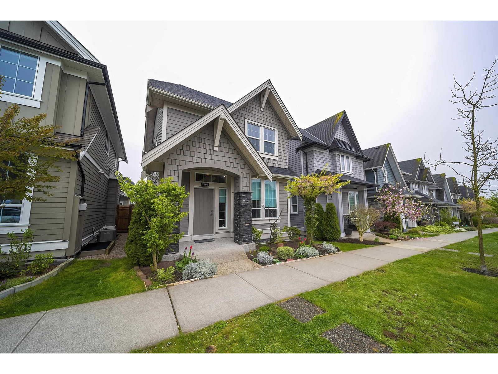 2168 165B STREET Property Photo 1