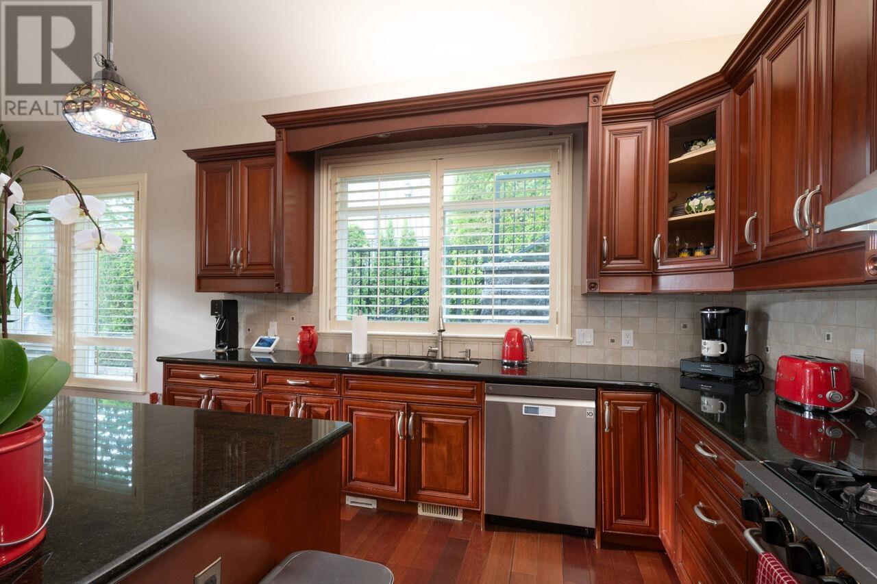 3732 Marine Avenue Property Photo 9