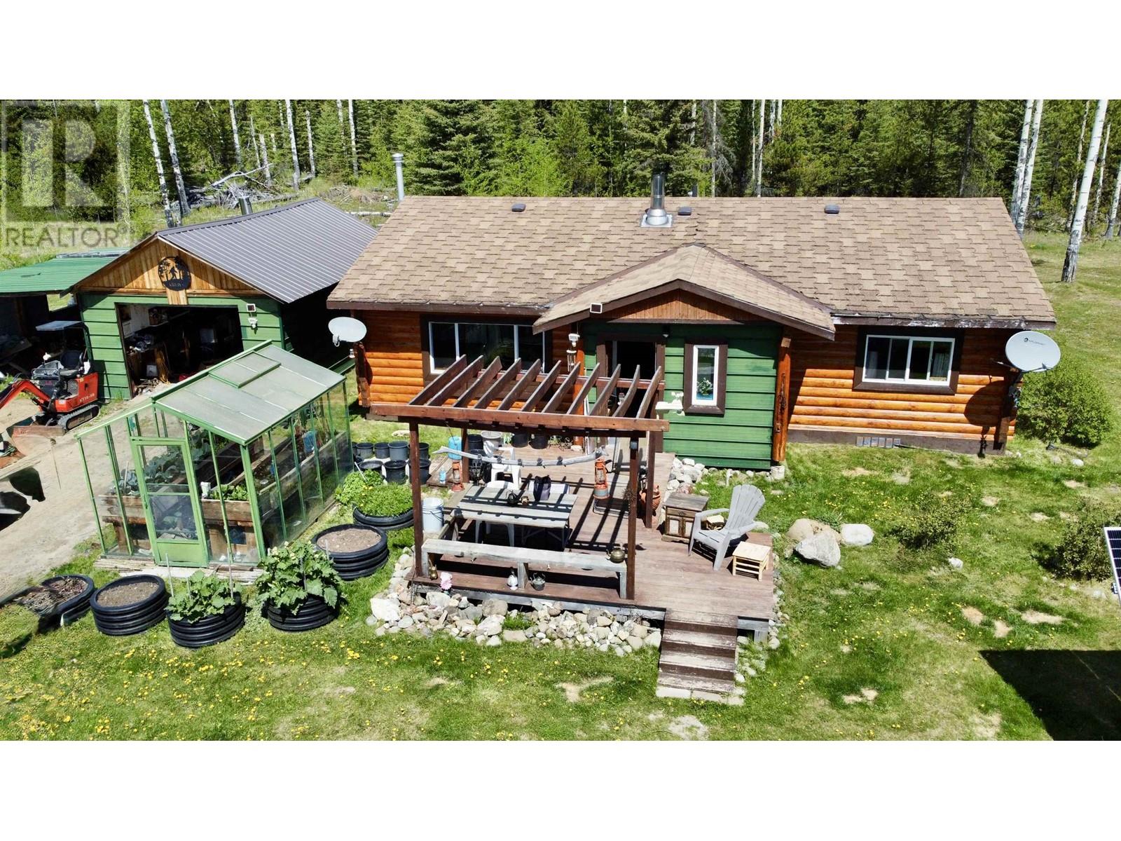 7611 North Bonaparte Road Property Photo 1